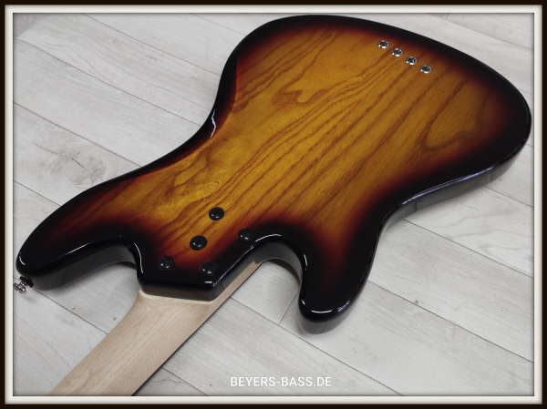 Lakland Skyline Hutch Hutchinson, 3-Tone Sunburst Gloss, Signature